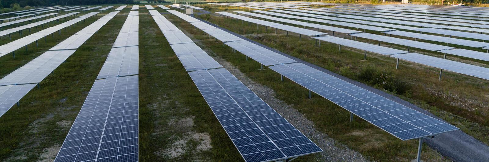 Centrale solaire au sol située à Monein développée par Total Quadran